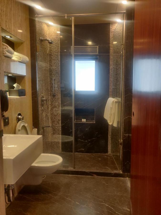 Adiva Residency Beacon, Grant Road, Mumbai Hotell Exteriör bild