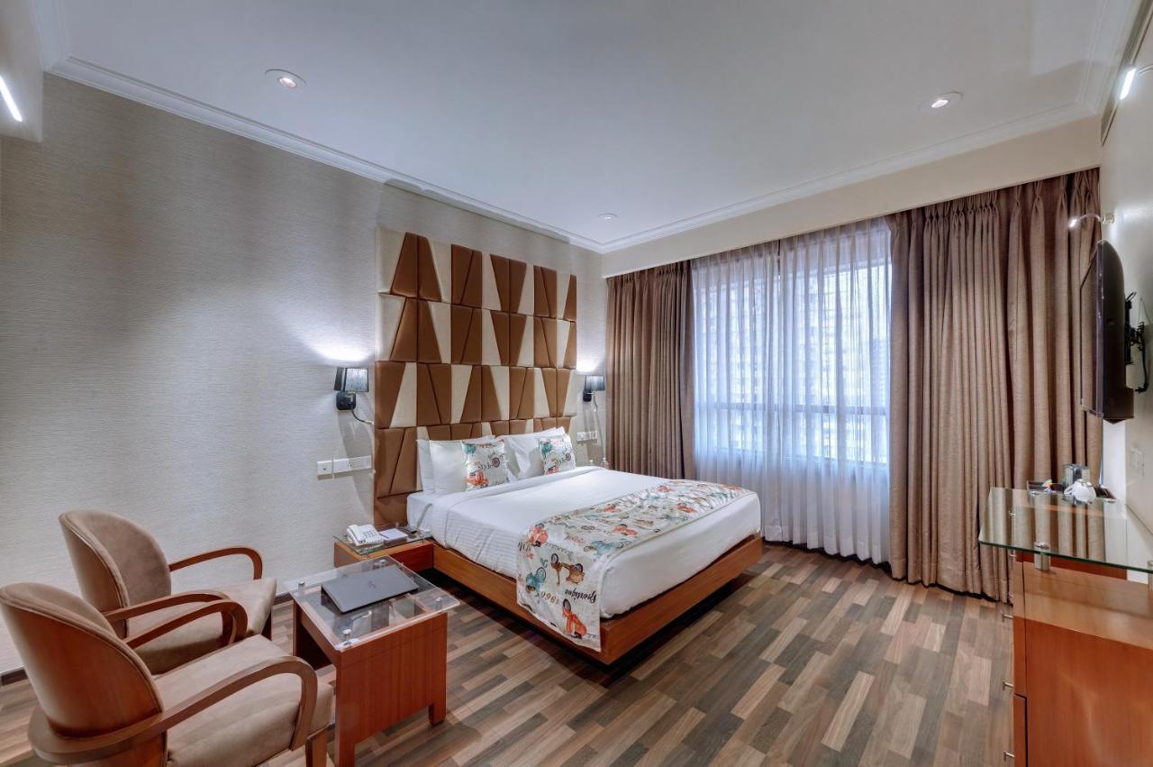 Adiva Residency Beacon, Grant Road, Mumbai Hotell Exteriör bild