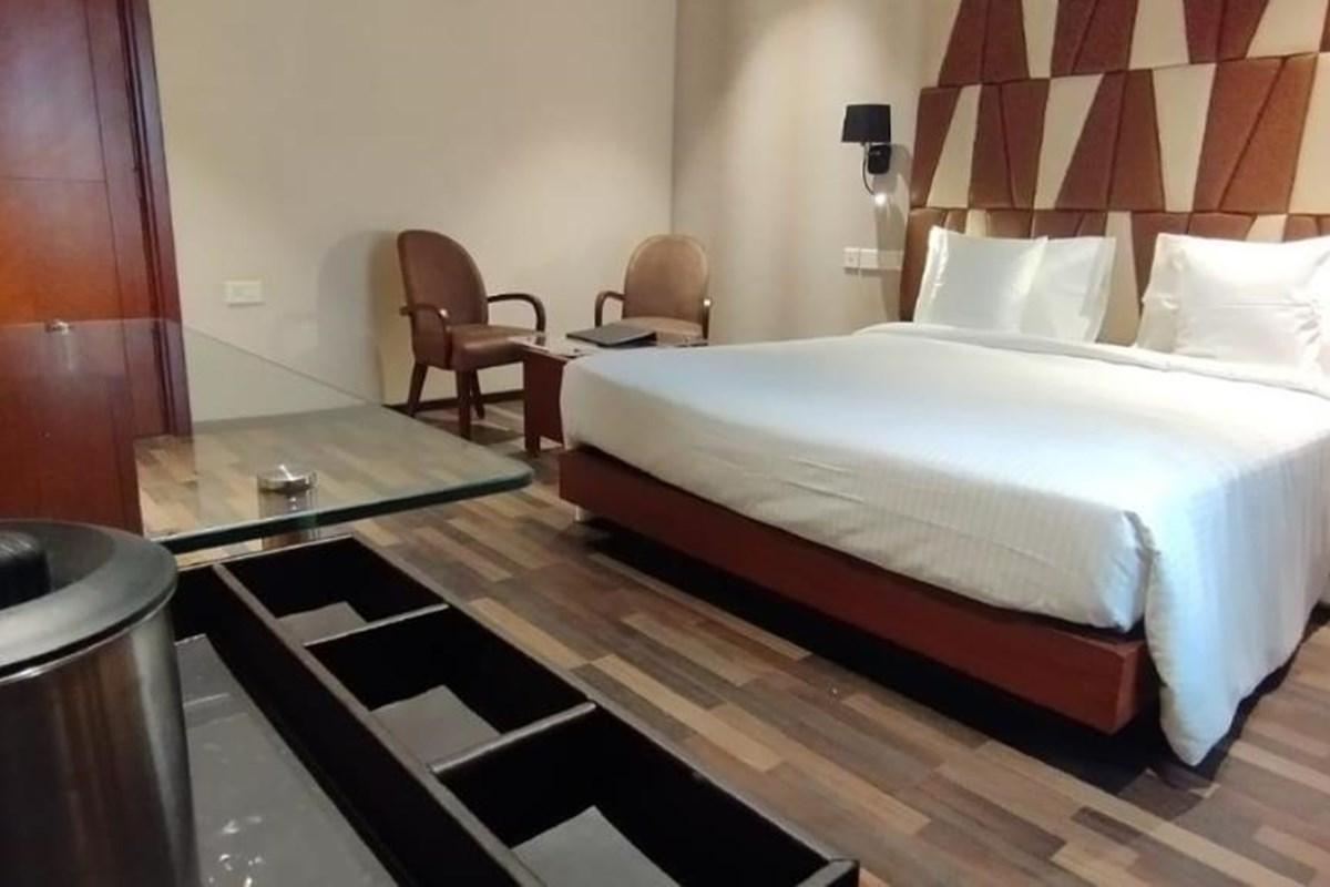 Adiva Residency Beacon, Grant Road, Mumbai Hotell Exteriör bild