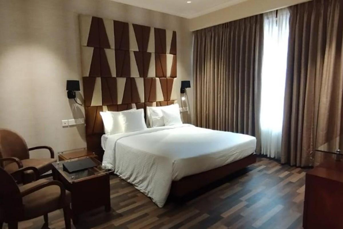 Adiva Residency Beacon, Grant Road, Mumbai Hotell Exteriör bild